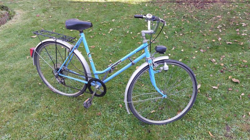 Staré dámské kolo Eska Progres