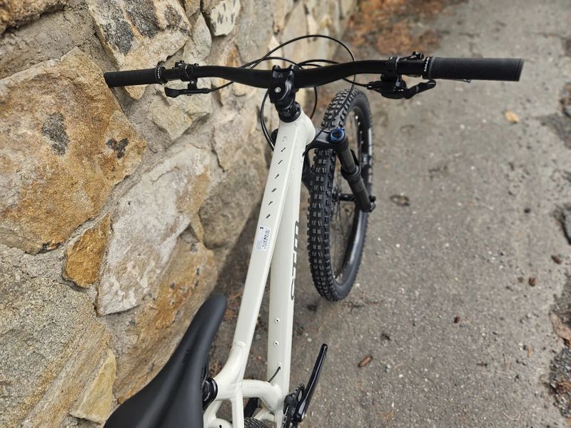 Trail hardail CTM ZEPHYR, vel. M, L (nový)