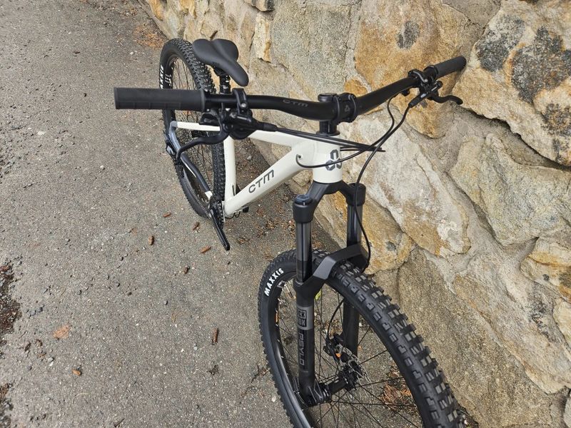 Trail hardail CTM ZEPHYR, vel. M, L (nový)