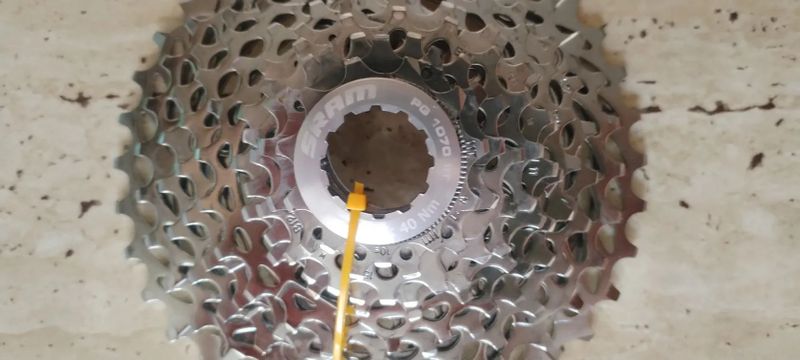 Kazeta Sram PG 1070 + řetěz Sram PC 1051