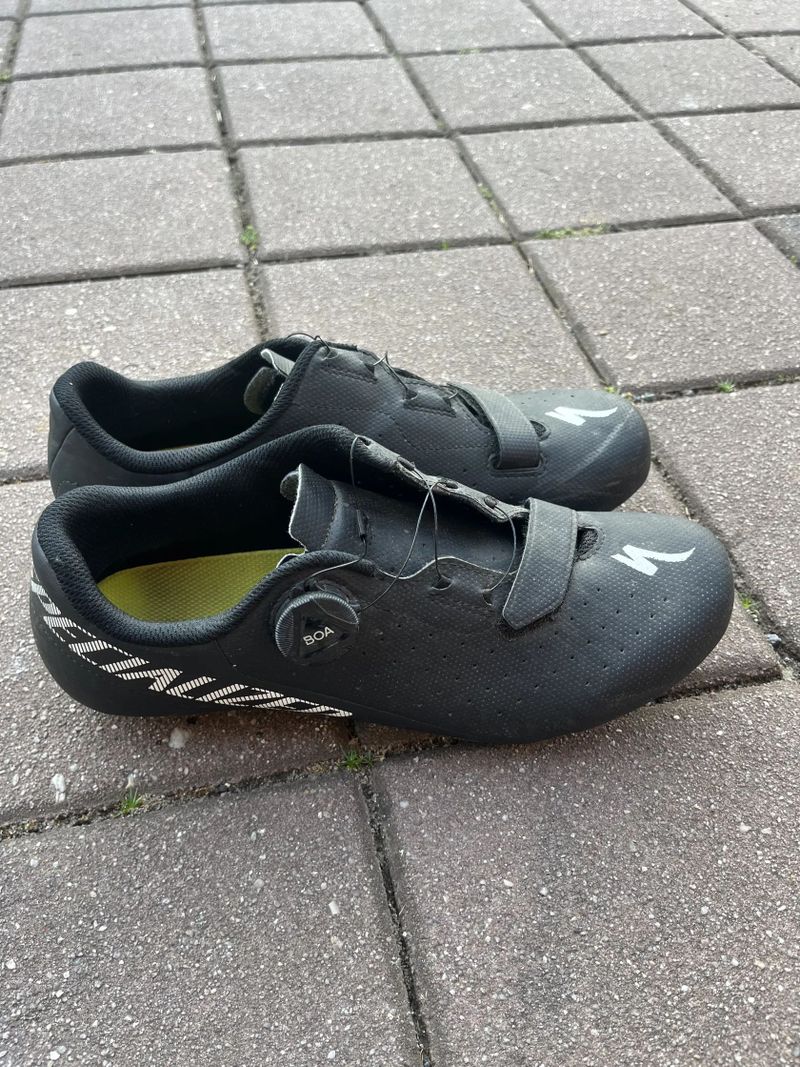 Silniční tretry Specialized Torch 1.0