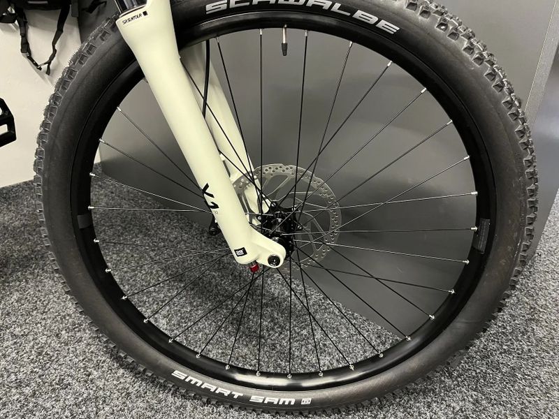 CUBE Reaction Hybrid PRO 800 vel.M a L 2026 NOVÝ MODEL