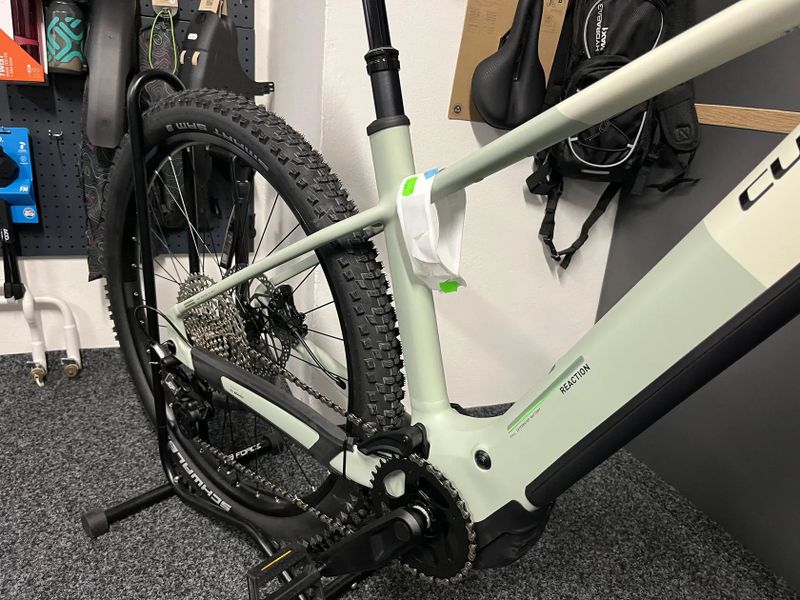 CUBE Reaction Hybrid PRO 800 vel.M a L 2026 NOVÝ MODEL