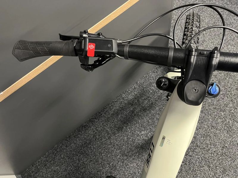 CUBE Reaction Hybrid PRO 800 vel.M a L 2026 NOVÝ MODEL