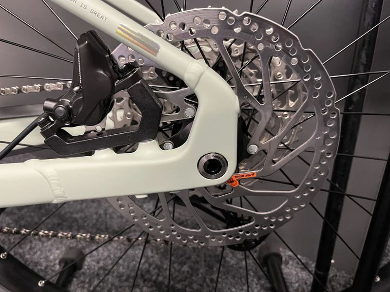 CUBE Reaction Hybrid PRO 800 vel.M a L 2026 NOVÝ MODEL