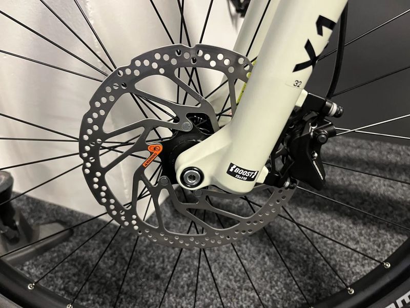 CUBE Reaction Hybrid PRO 800 vel.M a L 2026 NOVÝ MODEL