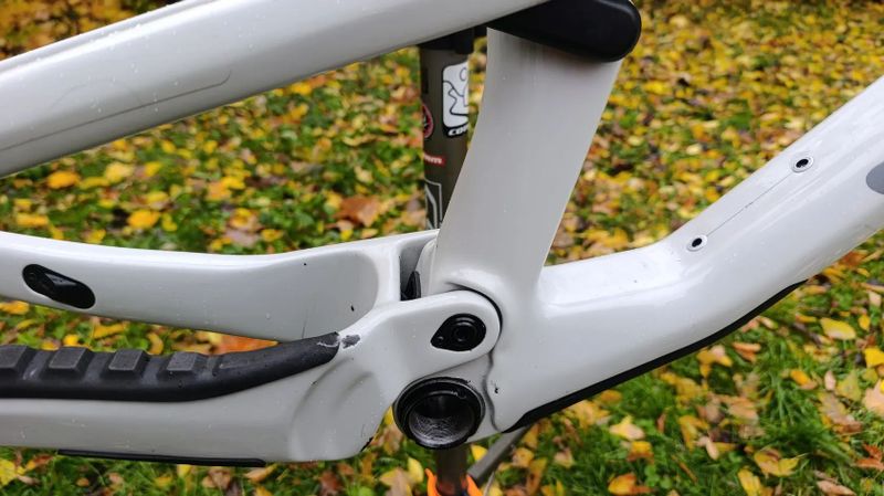 Rám Canyon Spectral CF 125 nebo 140mm, velikost L