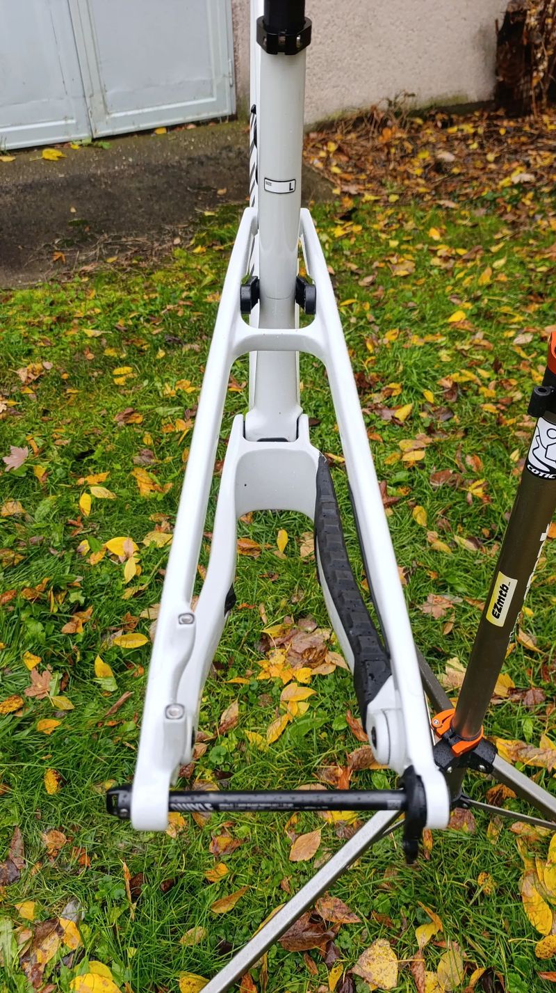 Rám Canyon Spectral CF 125 nebo 140mm, velikost L