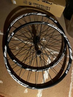 Silniční/gravel výplety DT Swiss 