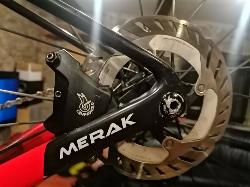 De Rosa MERAK - Cofidis WT, raketa (2 pary kol, 3x kazeta, 2x prevodniky)