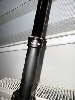 Nová teleskopická sedlovka Giant Contact Switch AT 200 mm, 30,9 mm