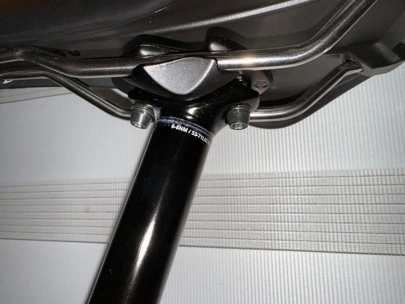 Nová teleskopická sedlovka Giant Contact Switch AT 200 mm, 30,9 mm