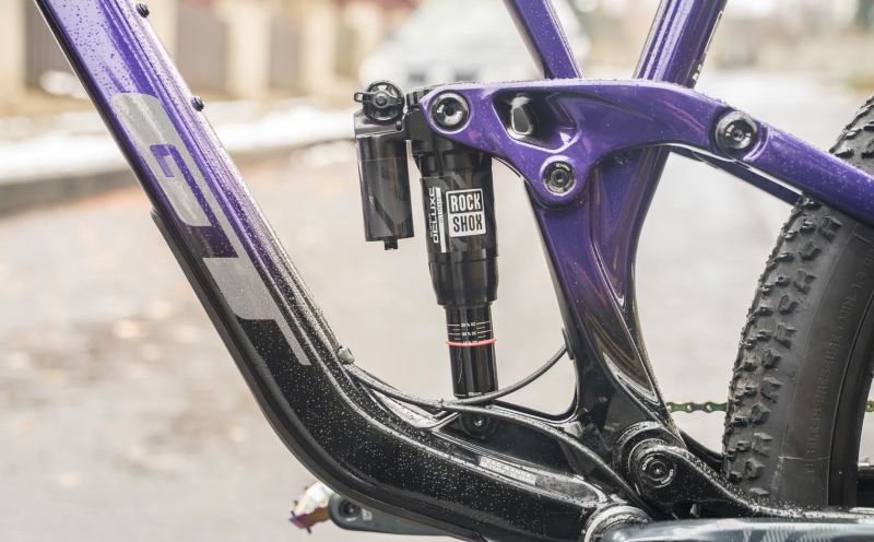 2024 ZÁNOVNÍ GT SENSOR CARBON PRO