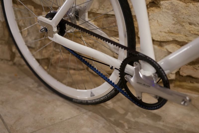 Výprodej! Městské kolo suveren Handmade CZ řemen L