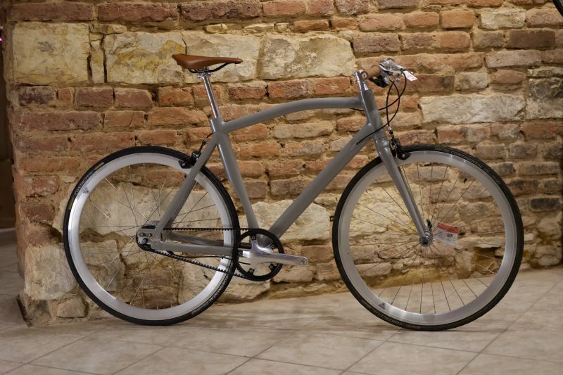 Výprodej! Městské kolo suveren Handmade CZ řemen L