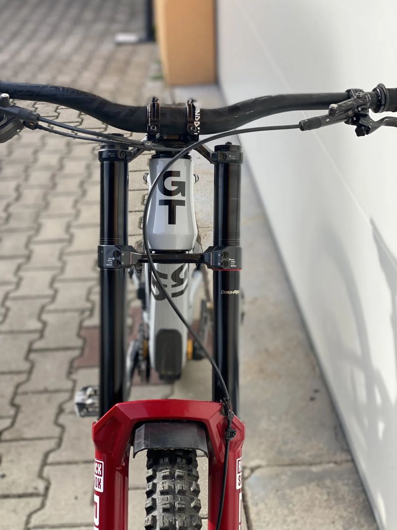 Nabízím Sjezdové kolo GT Fury 