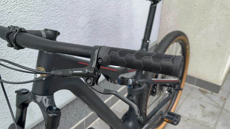 Horské Celoodpružene karbonové kolo 29” , L