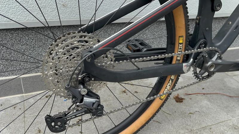 Horské Celoodpružene karbonové kolo 29” , L