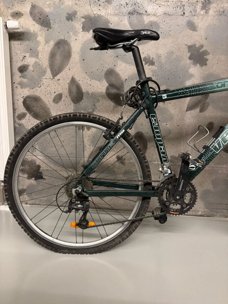 Horské kolo Vedora 17" (M), zdarma přilba + kapsa s nářadím