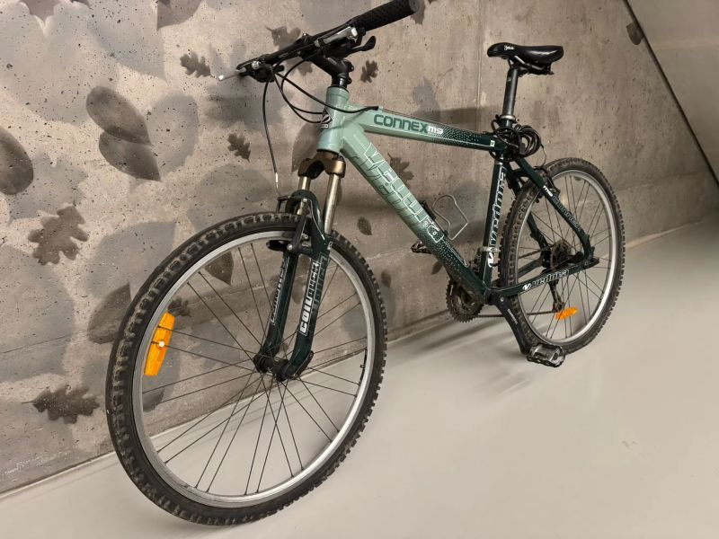 Horské kolo Vedora 17" (M), zdarma přilba + kapsa s nářadím