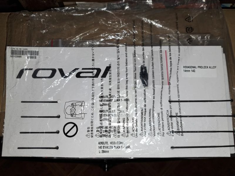 Silniční kolan Roval Alpinist CL HG, náboje DT SWISS 350,+ kazeta a kotouče 