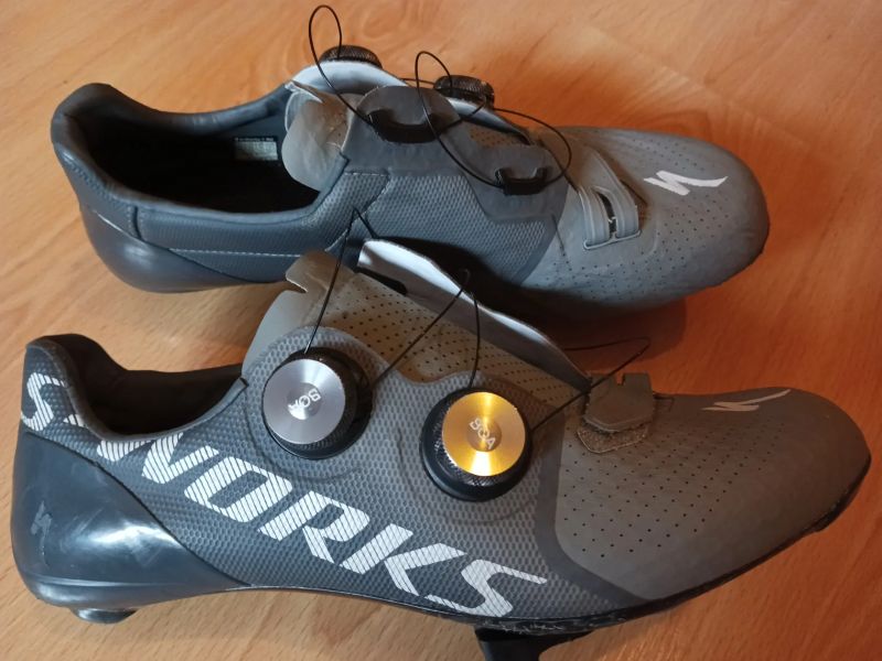 Prodám silniční tretry Specialized 7 vel. 43