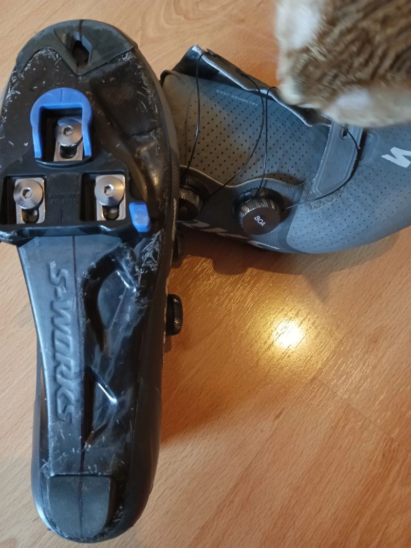 Prodám silniční tretry Specialized 7 vel. 43