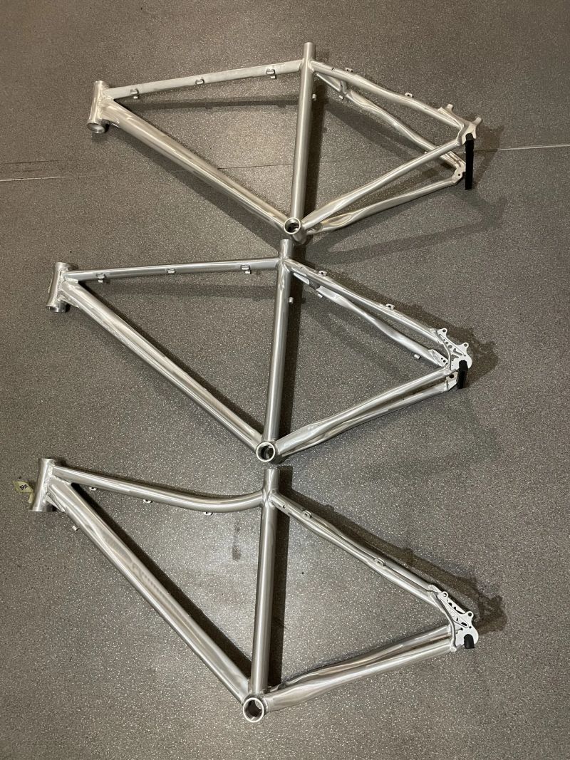Surové MTB AL rámy