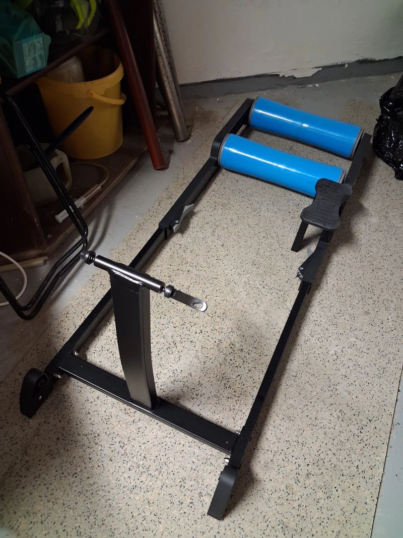 Válce s pevným předním uchycením 