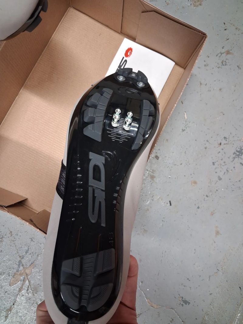 Nové Sidi velikost 48, nepoužité 