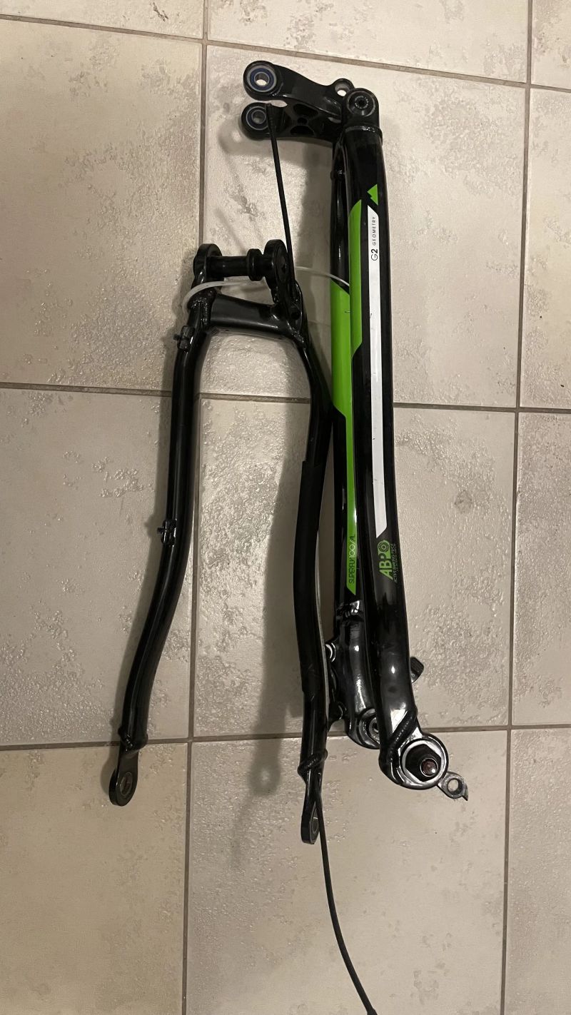 Zadní stavba Trek Superfly Al 100