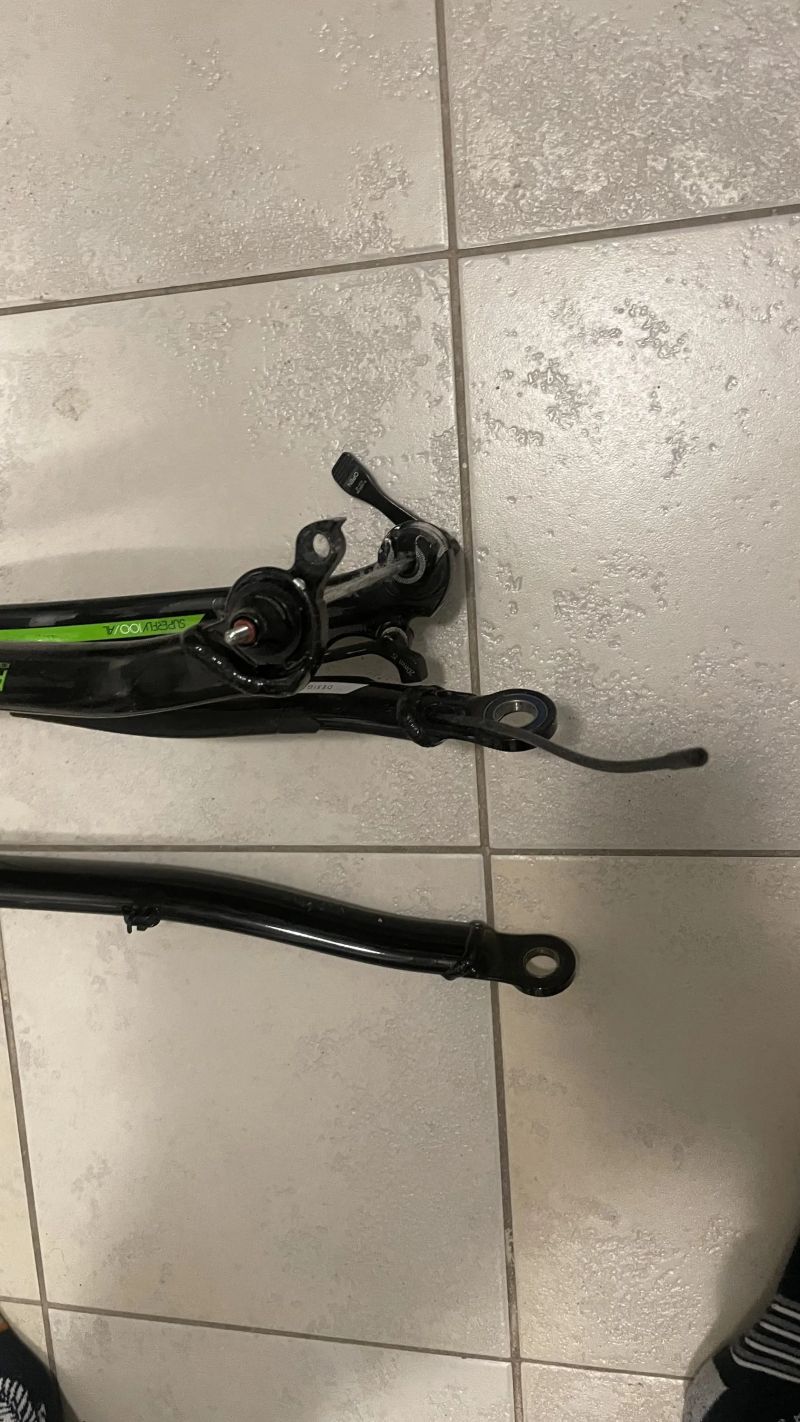 Zadní stavba Trek Superfly Al 100