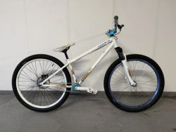 Dirt jump kolo Specialized P1