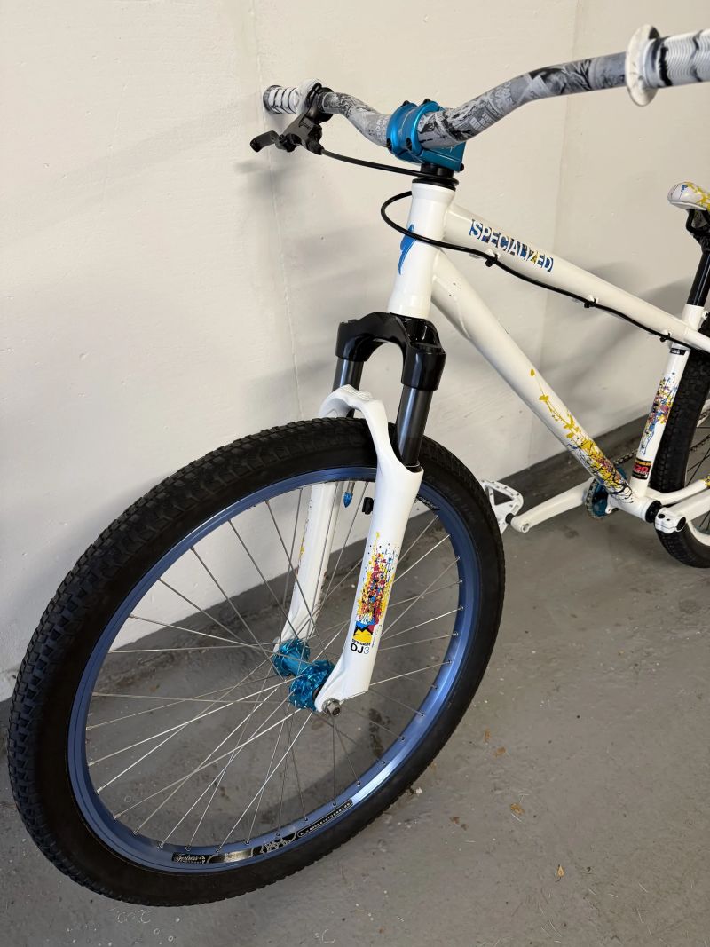 Dirt jump kolo Specialized P1