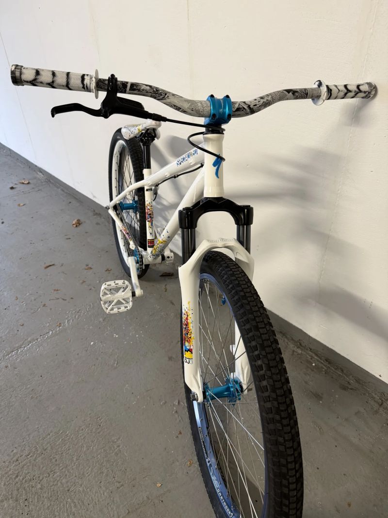 Dirt jump kolo Specialized P1