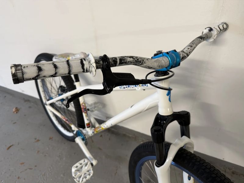 Dirt jump kolo Specialized P1