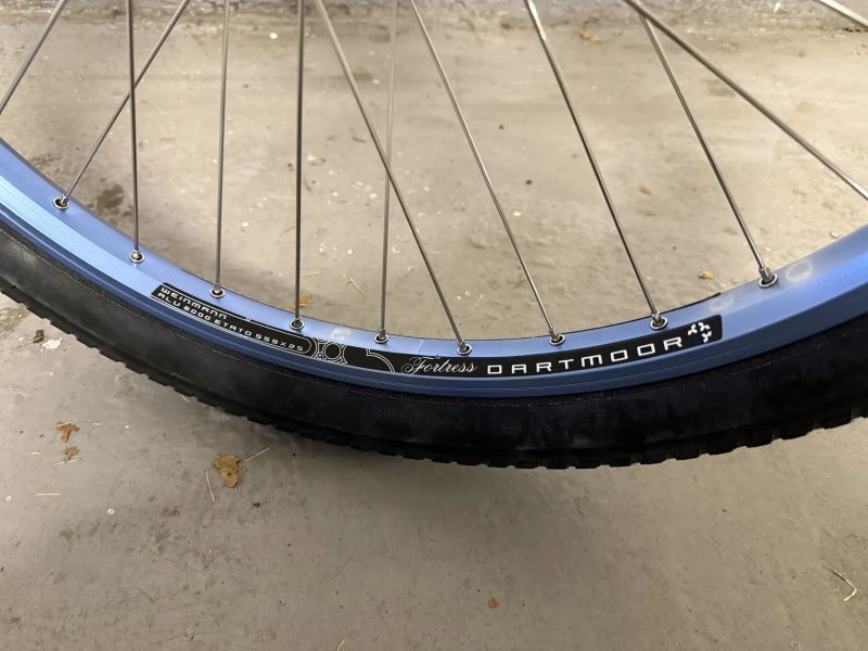 Dirt jump kolo Specialized P1