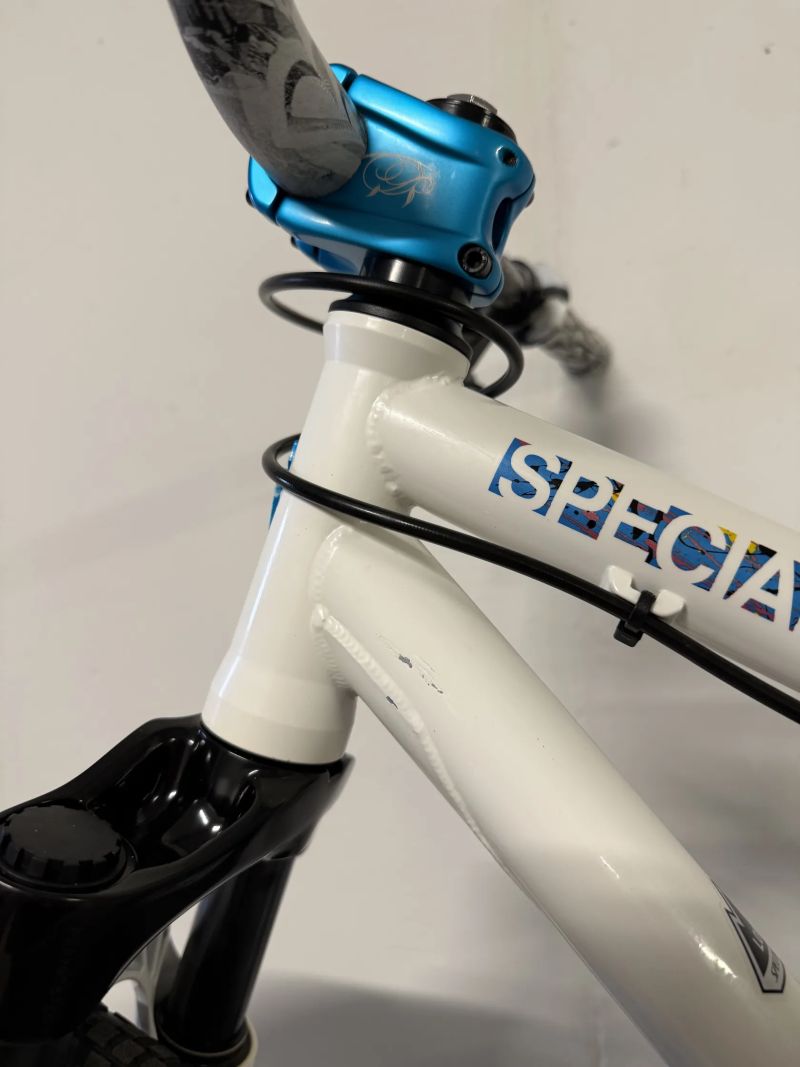 Dirt jump kolo Specialized P1