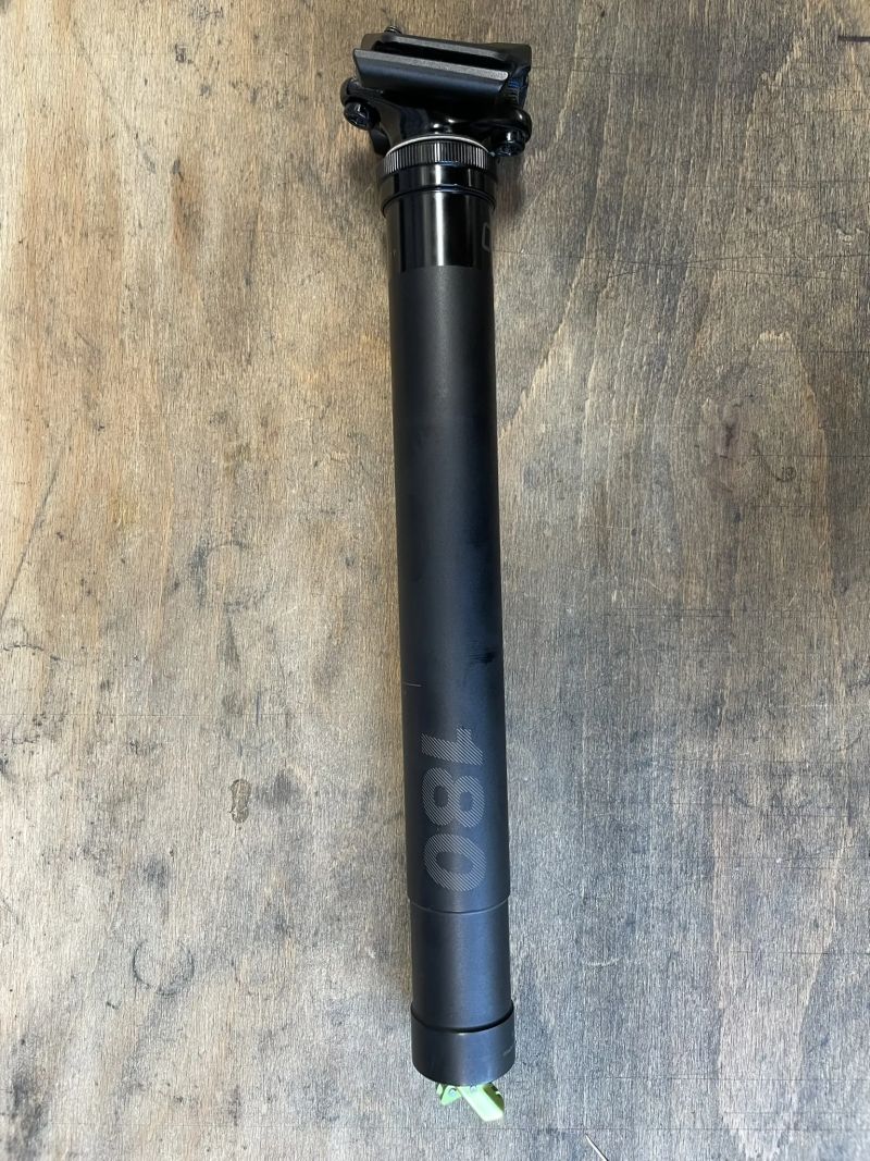 OneUp Dropper post V3 ø31,6mm x 180mm; SDG Tellis ø34,9 x 170mm