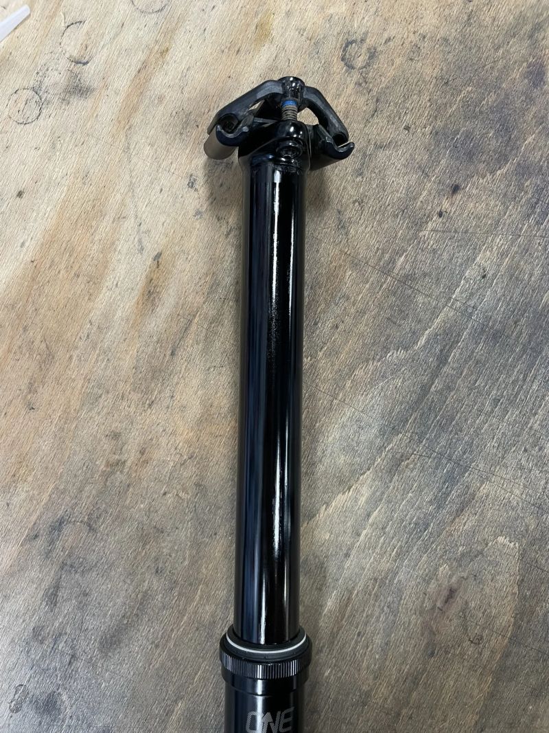 OneUp Dropper post V3 ø31,6mm x 180mm; SDG Tellis ø34,9 x 170mm