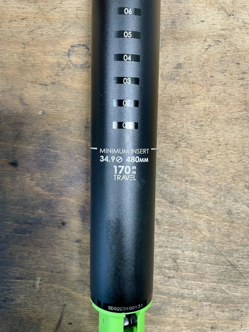 OneUp Dropper post V3 ø31,6mm x 180mm; SDG Tellis ø34,9 x 170mm