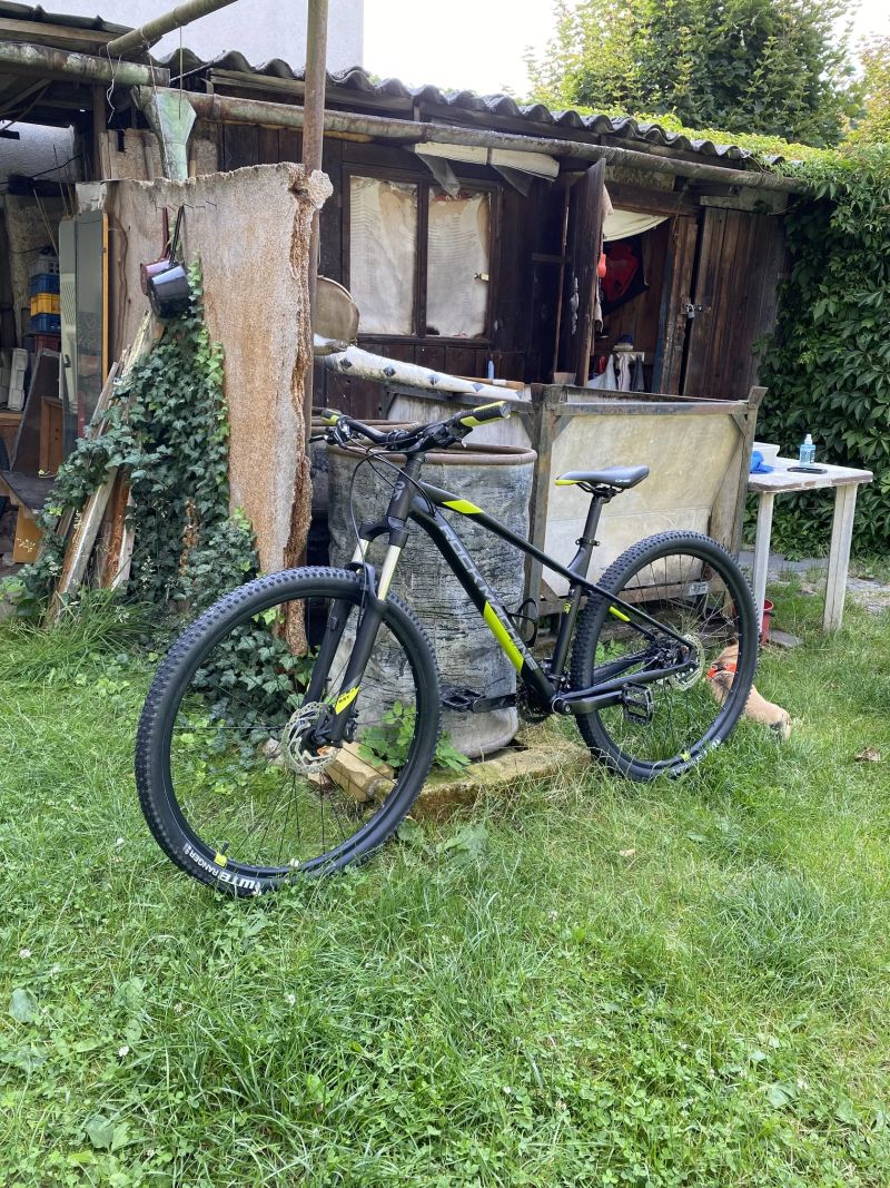 Rock machine manhattan