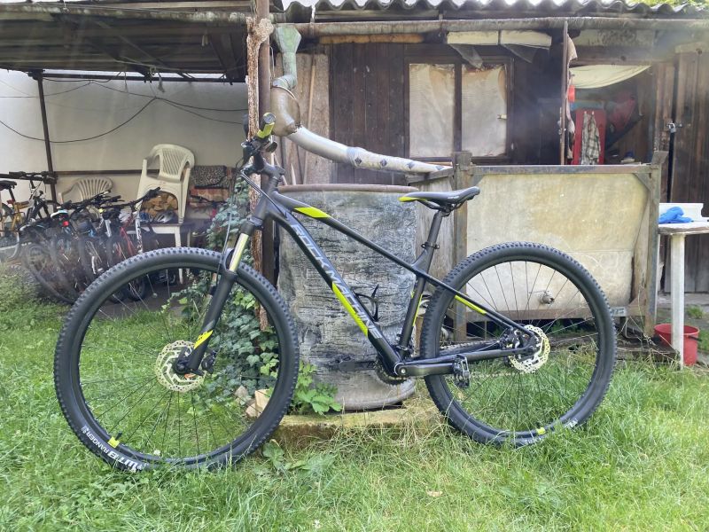 Rock machine manhattan