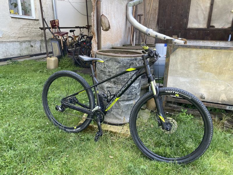 Rock machine manhattan