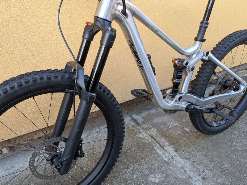 24" celoodpružené kolo Giant Faith 24