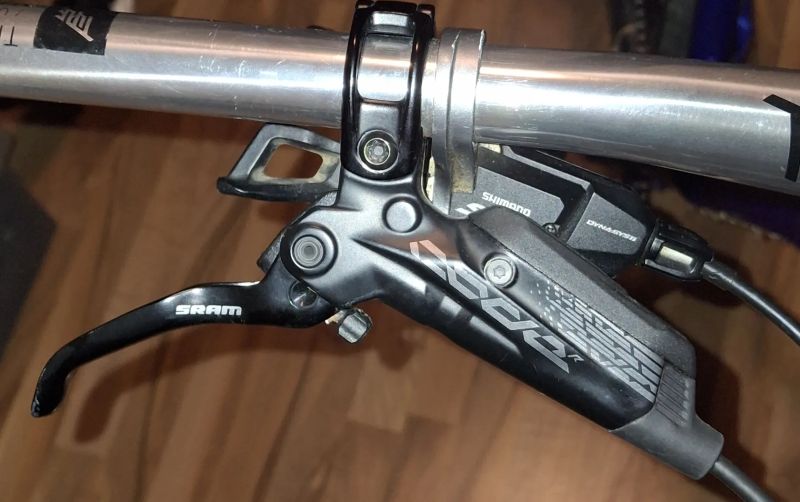 Hydraulické brzdy Sram Code R - 4 pístky | PÁR