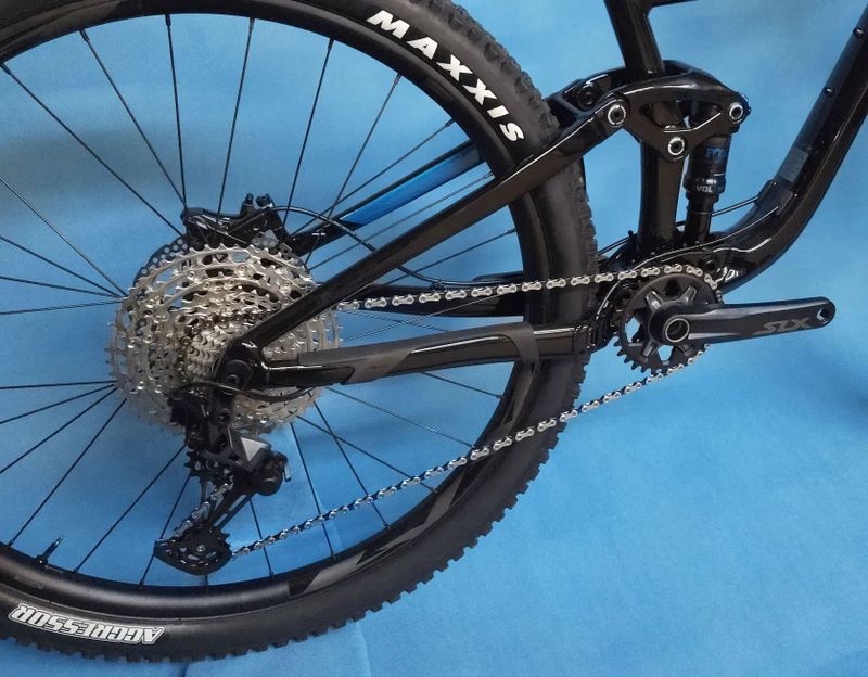 GIANT Trance 29 2 - výborné 29 celoodpružené kolo na traily - NOVÉ