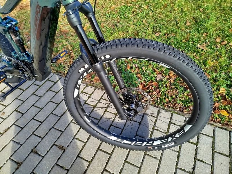 eMTB Leader Fox AYRA Nové, nejeté