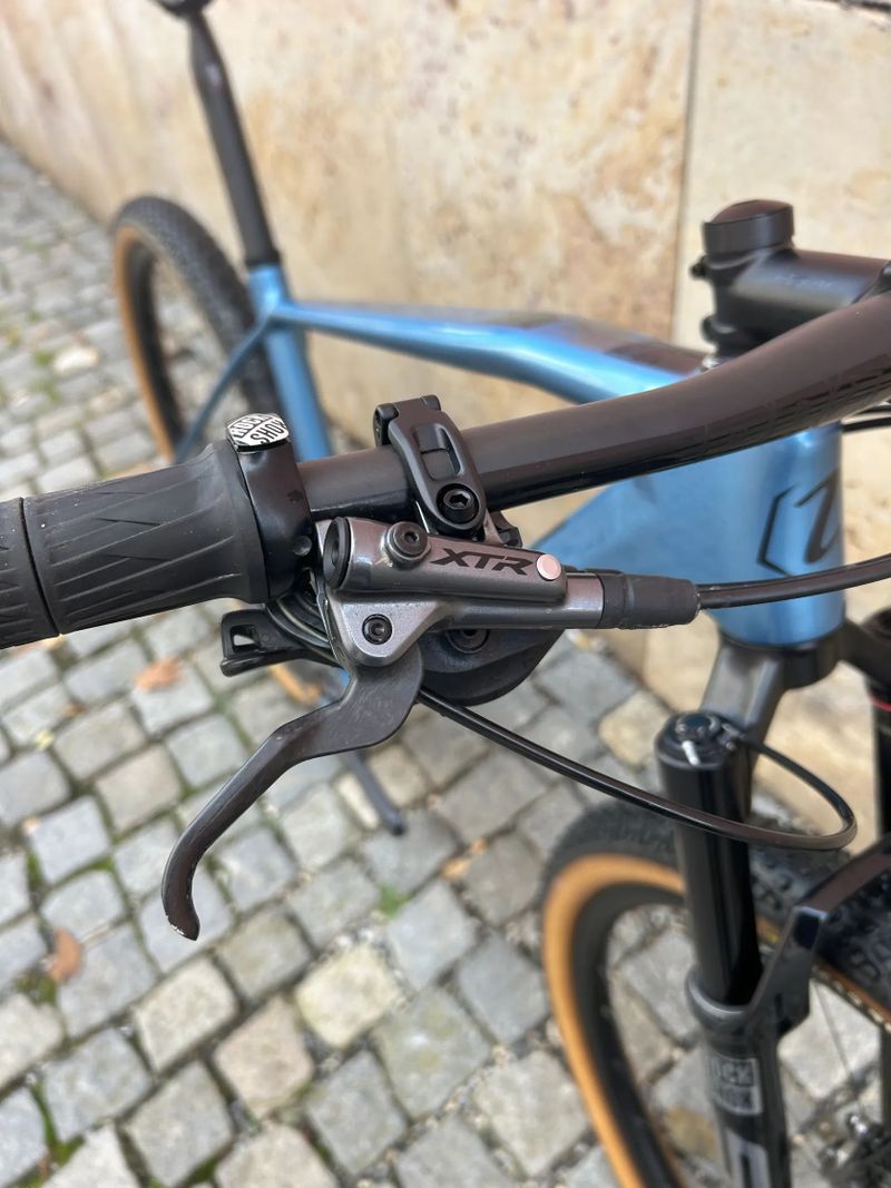 Isaac Baryon – špičkový karbonový hardtail 8,81 kg