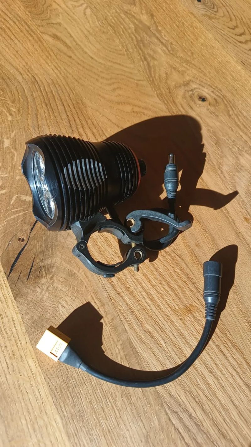 Cyklosvítilna Zora Scorpion V2